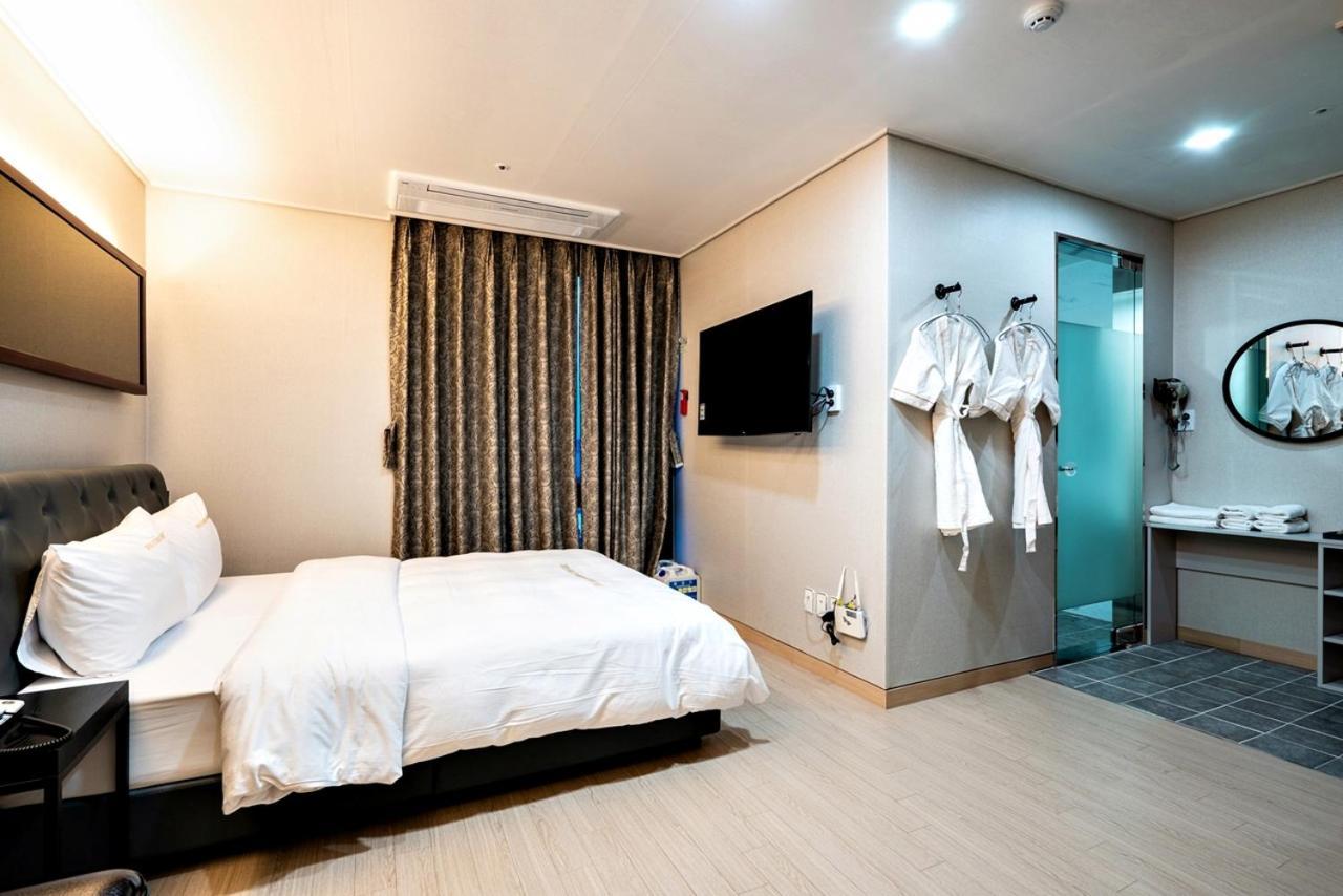 Siheung Seoul Tourist Hotel Экстерьер фото