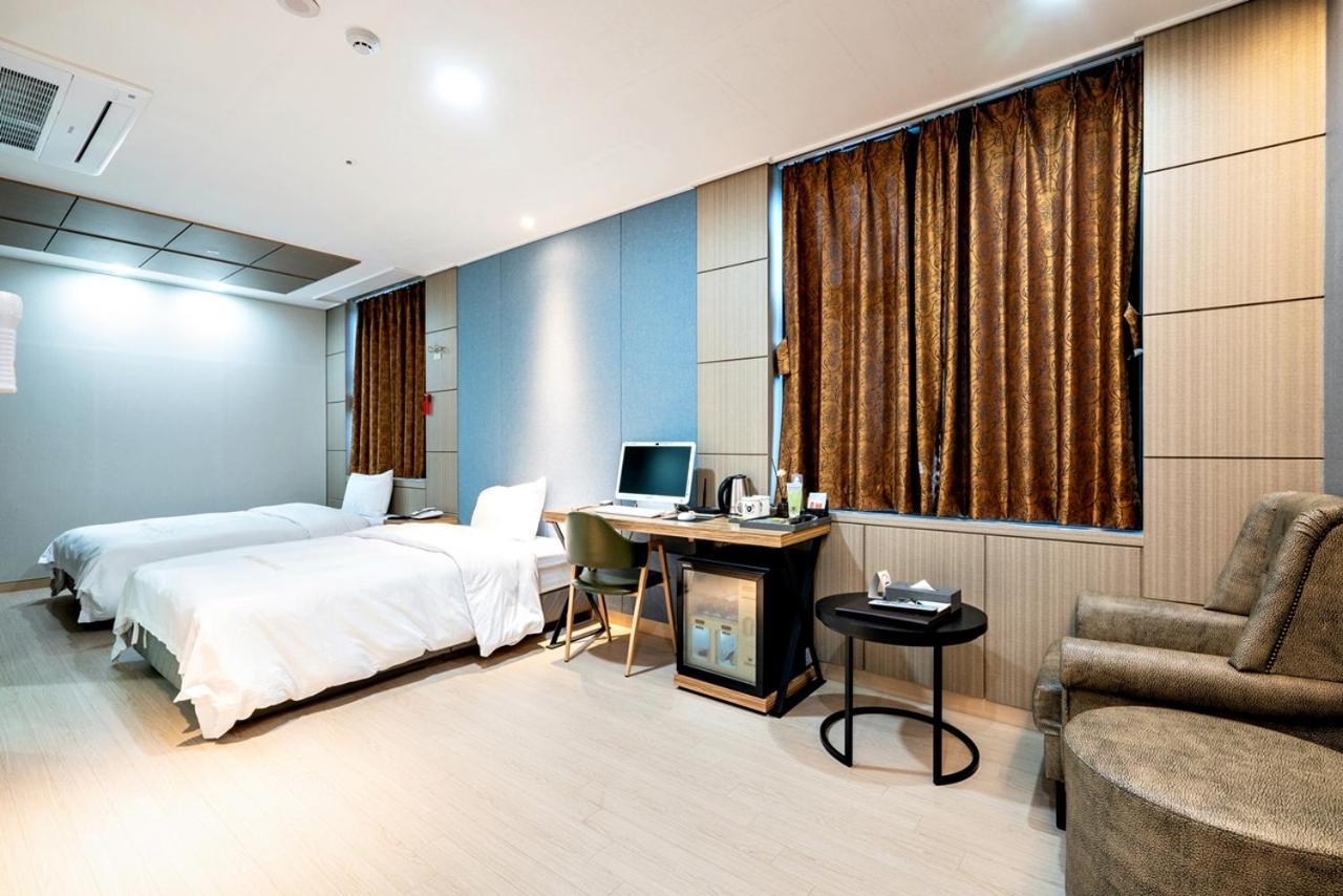Siheung Seoul Tourist Hotel Экстерьер фото